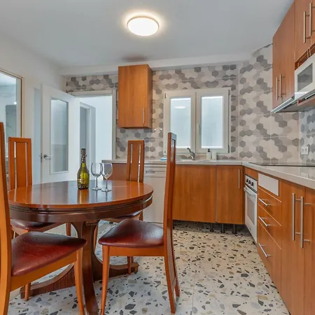 Edificio El Baifo Loco - Constantin * غران تاراغال